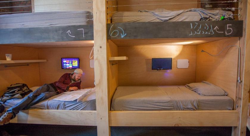 Bunk Bed in Mixed Dormitory Room PodShare DTLA