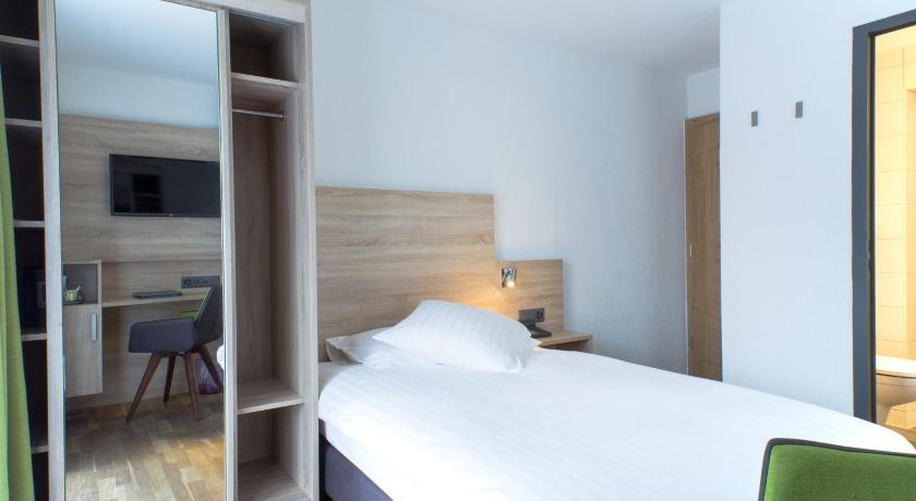 Image of Single Room with Mountain View 10