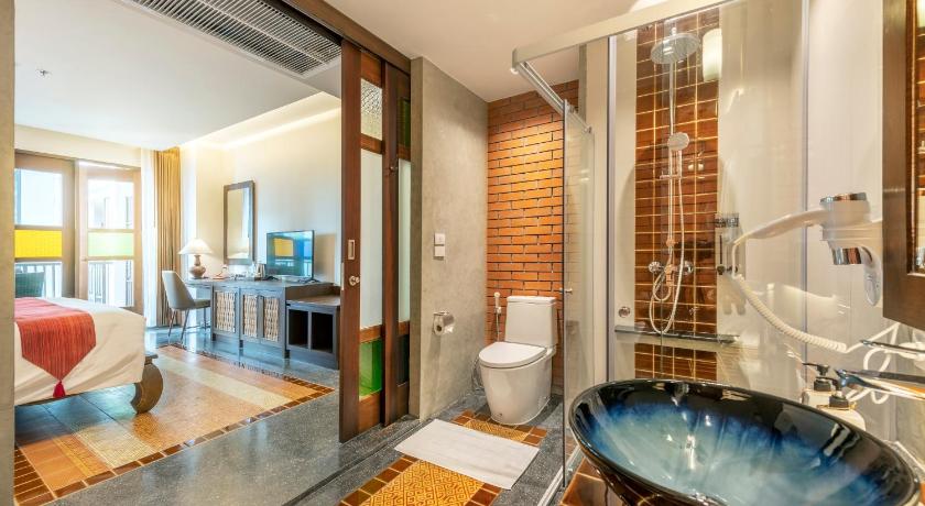 Image of Superior Pool View Room 6