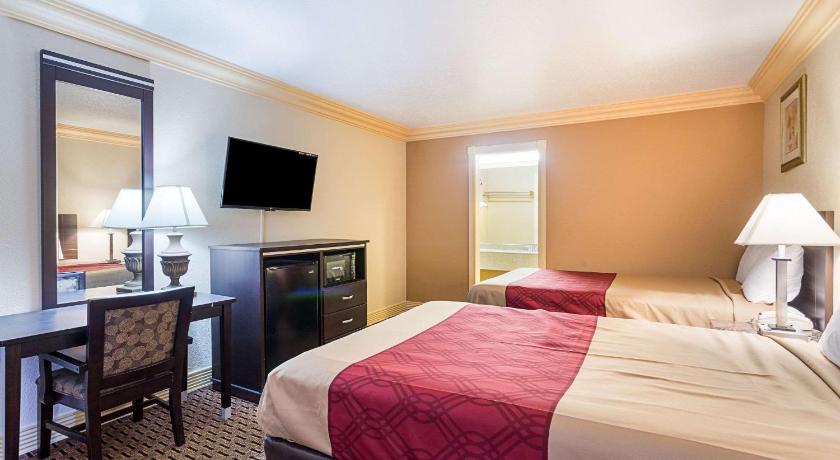 Rodeway Inn & Suites Birmingham I-59 exit 134