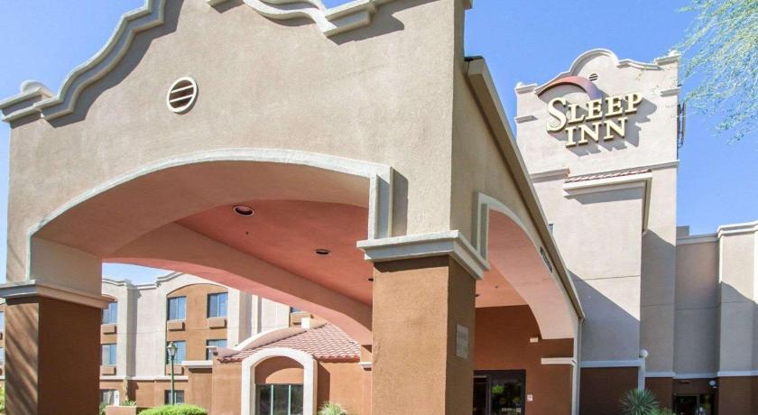 a large building with a clock on the front of it, Sleep Inn at North Scottsdale Road in Phoenix (AZ)
