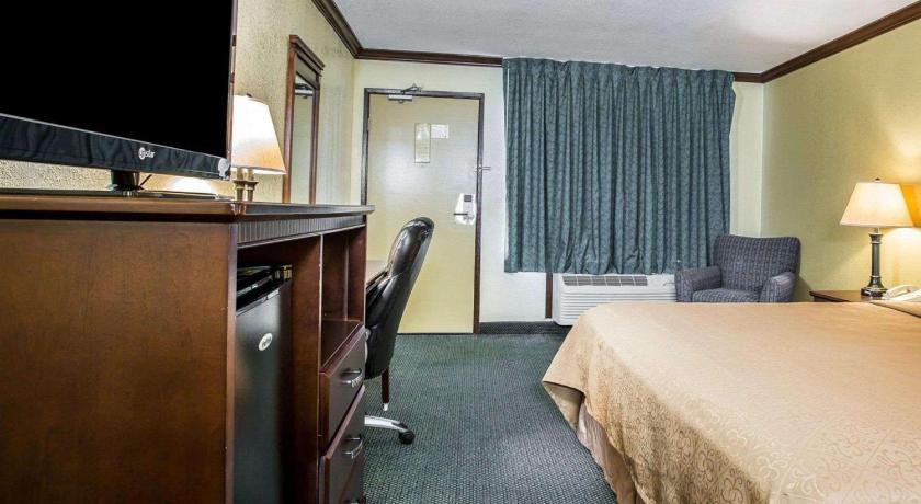 Quality Inn San Diego I-5 Naval Base