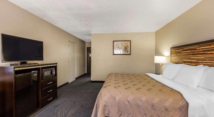 Quality Inn Fallbrook I-15