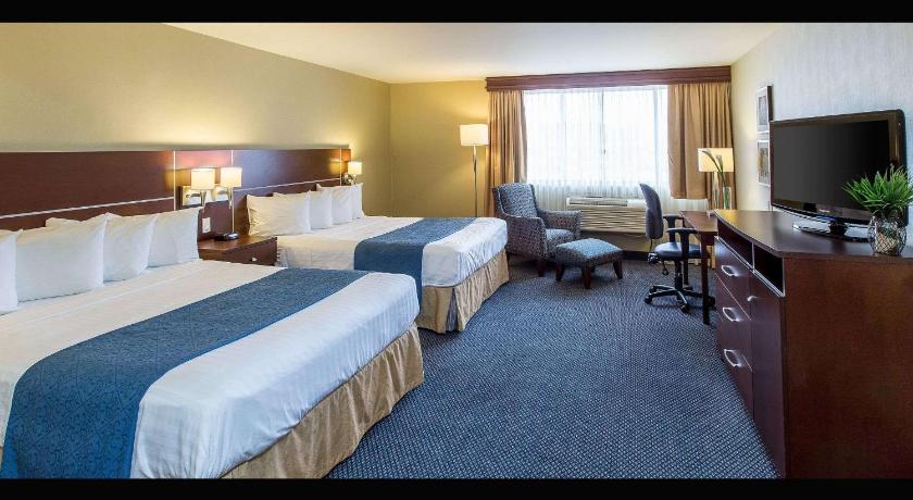 Quality Inn and Suites Brossard