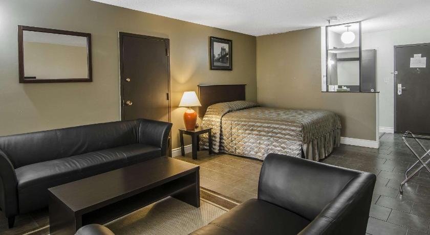 Econo Lodge Hotel Lloydminster