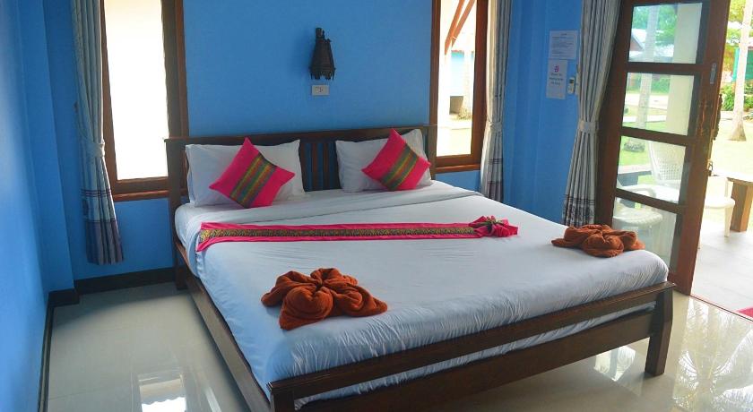 Image of Standard Double Room with Air Condition 8