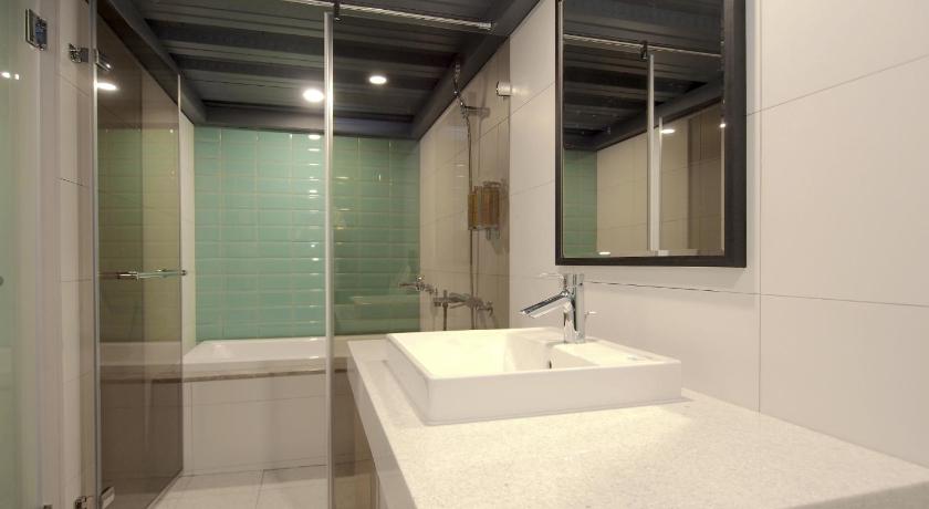 Image of Standard Triple Room 8
