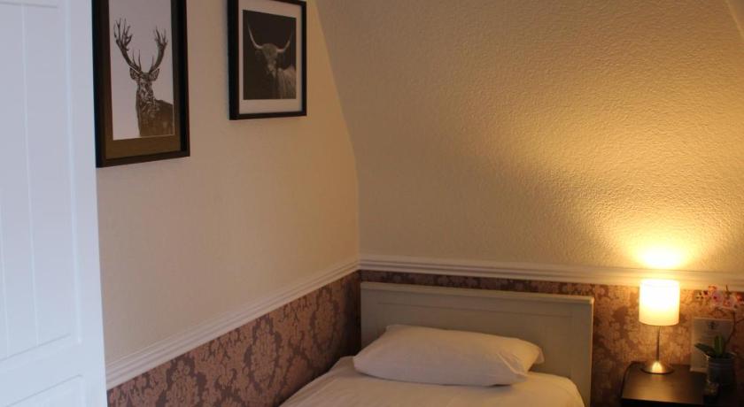 Image of Single Room with Shared Bathroom 1