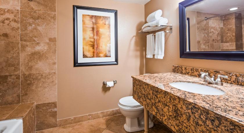 Image of Junior Suite (No Resort Fees + Free Parking) 2