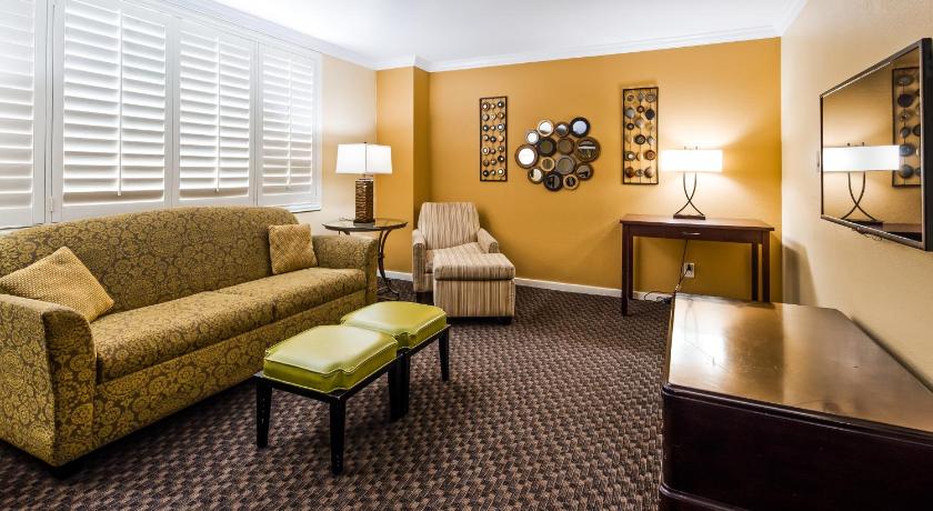Image of Junior Suite (No Resort Fees + Free Parking) 3