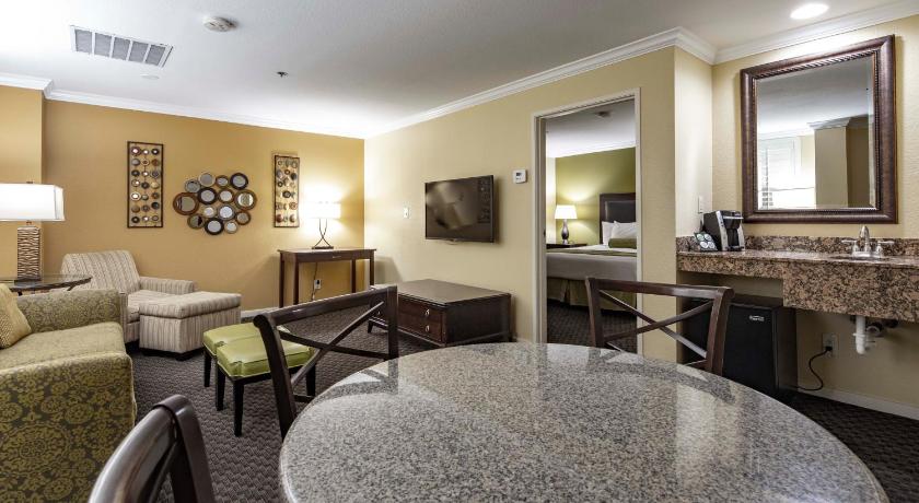 Image of Junior Suite (No Resort Fees + Free Parking) 0