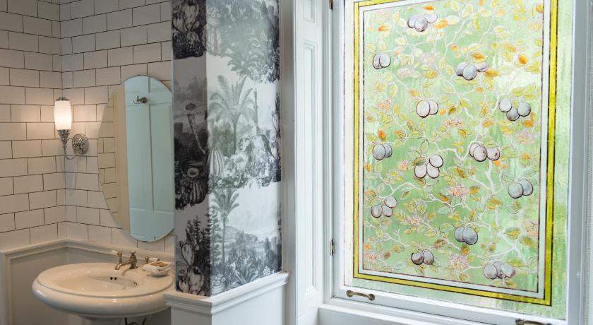 Image of Junior Suite 9