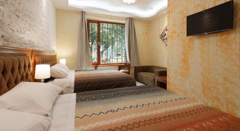 ArtPlaza — Hotel in Quito