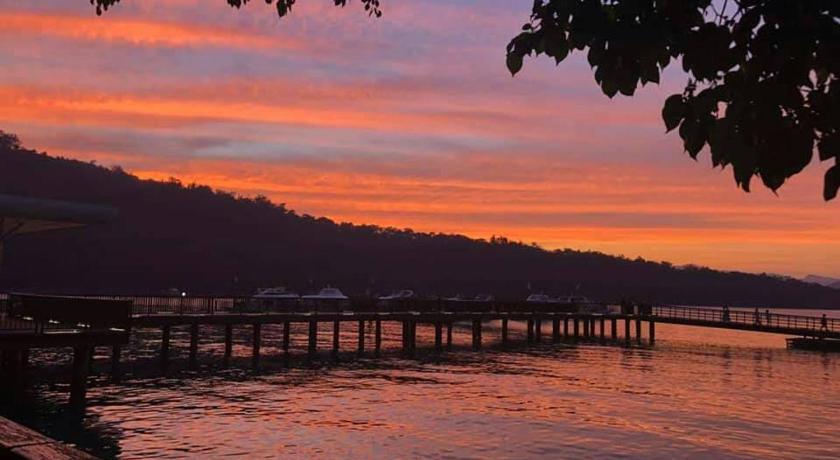 Sun Moon Lake FRIDAY Inn Backpacking photo
