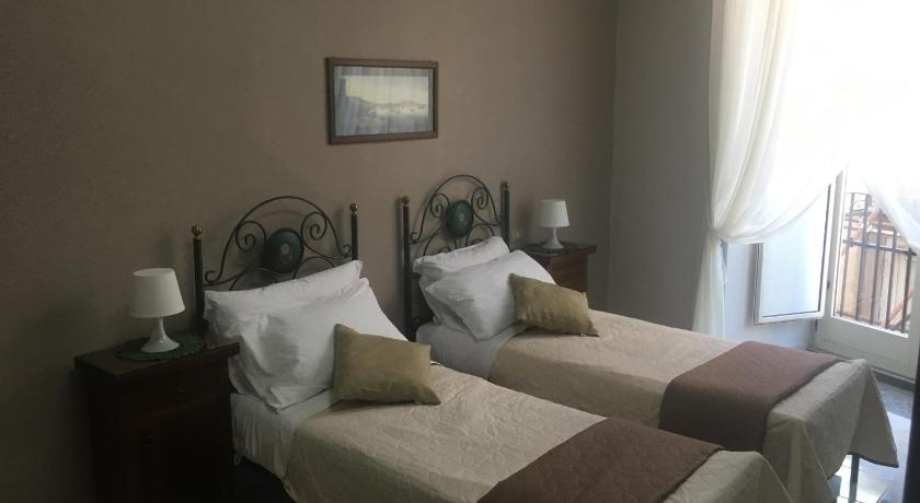 Image of Classic Triple Room 13