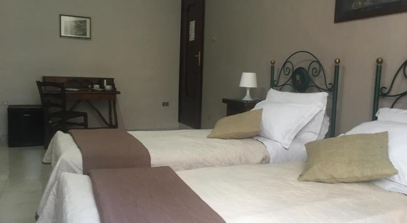Image of Classic Triple Room 14