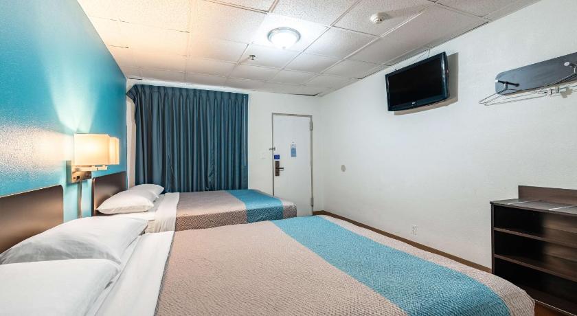 Motel 6-Elmsford, NY - White Plains