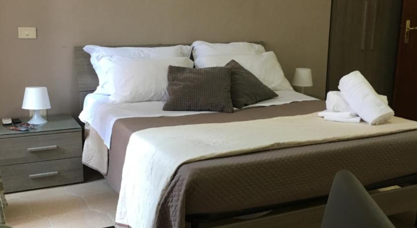 Image of Double or Twin Room 11