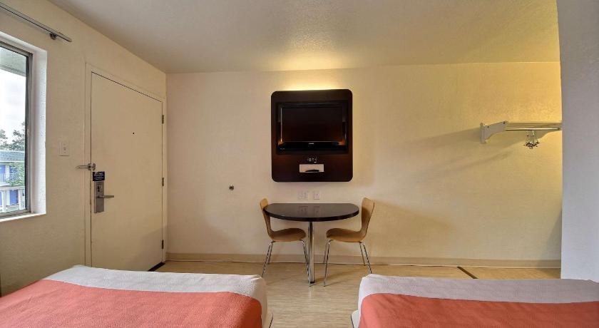 Motel 6-San Marcos, TX