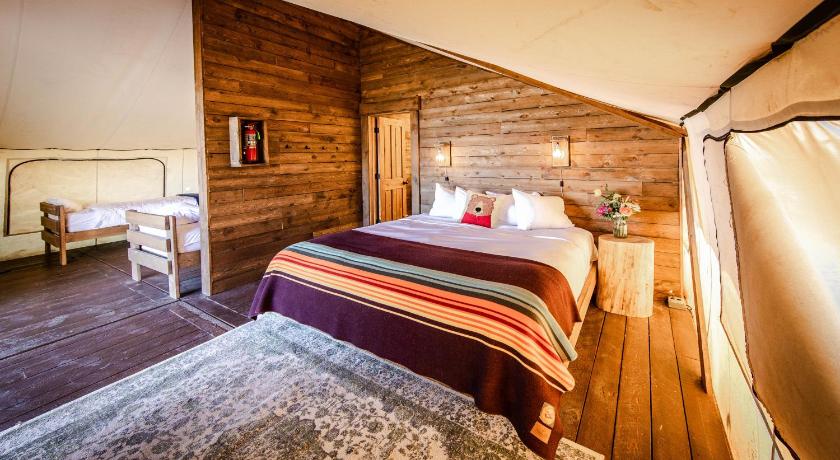 Conestoga Ranch Glamping Resort photo