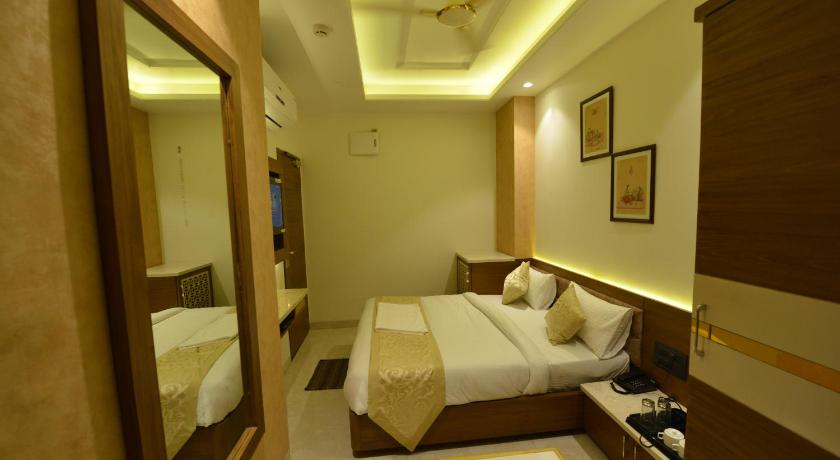 Hotel Rr 62 In Jaipur Room Deals Photos Reviews - 