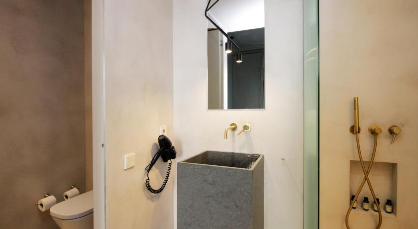 Immagine di Camera Tripla con Balcone (Triple Room with Balcony) 2