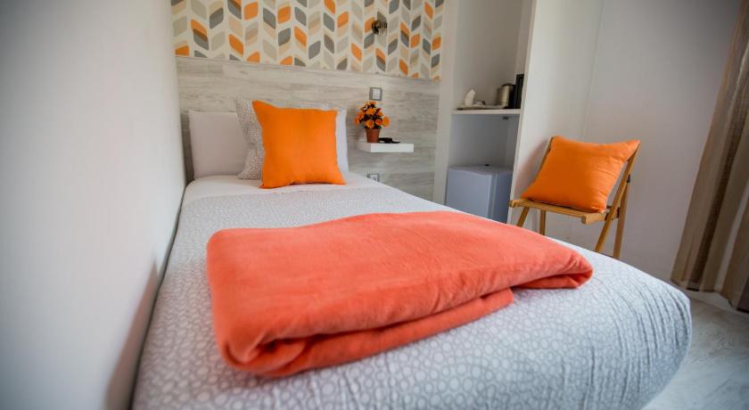 Hostal Adis