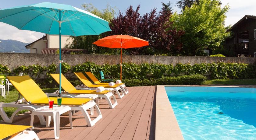 HOTEL LES MARRONNIERS photo