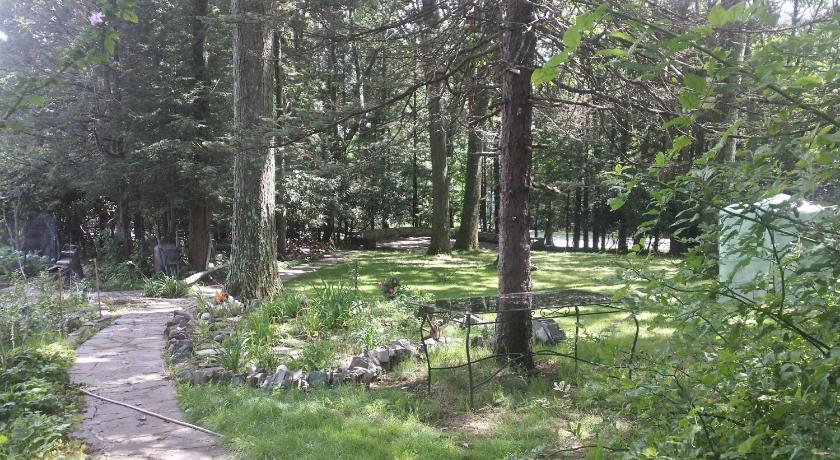 マウント・ポコノ (PA) Maurrocks - A Pocono Mountains B&B 5つ星 宿泊施設 外観