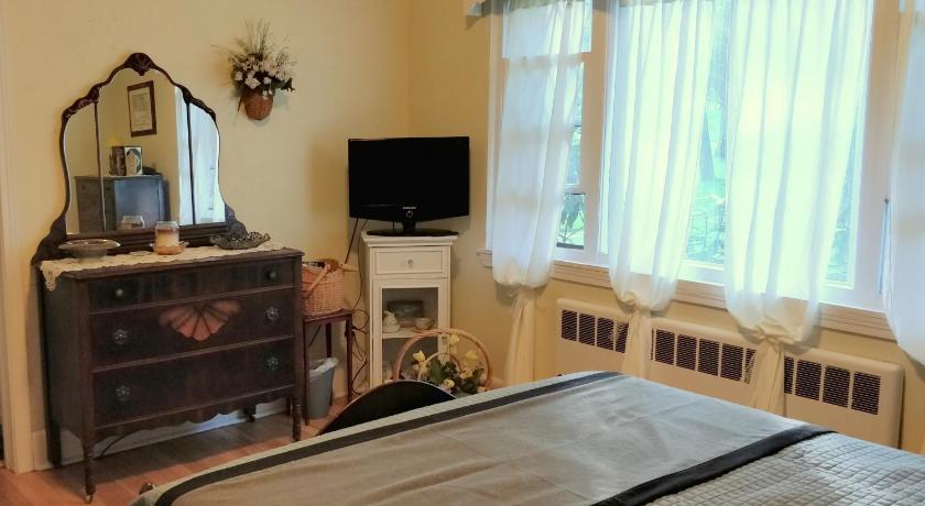 マウント・ポコノ (PA) Maurrocks - A Pocono Mountains B&B 5つ星 宿泊施設 プール