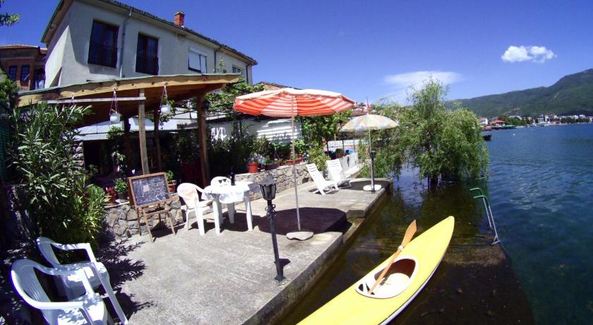 'By the Lake' Apartments photo