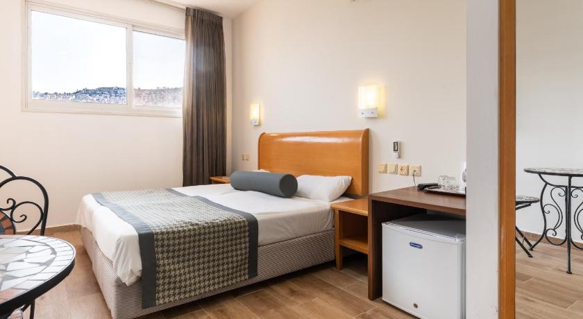 Image of Superior Twin Room 4