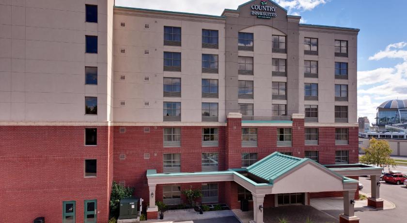 Country Inn & Suites by Radisson, Niagara Falls, ON