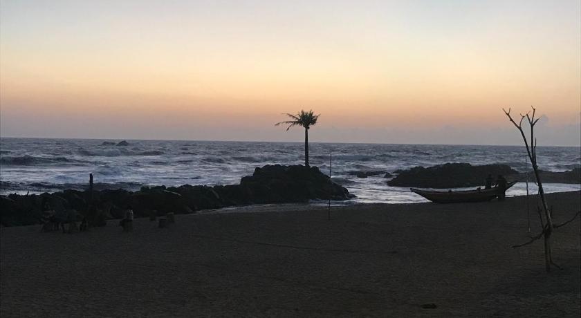 Beach Rip Rap Cabana and Guest — Hotel in Galle