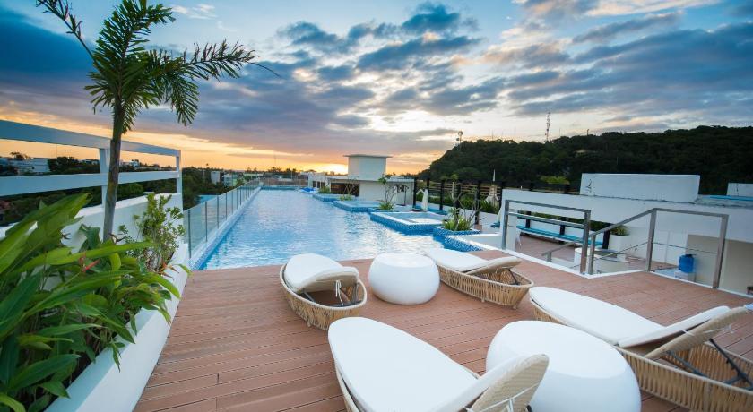 Ferra Hotel and Garden Suites photo