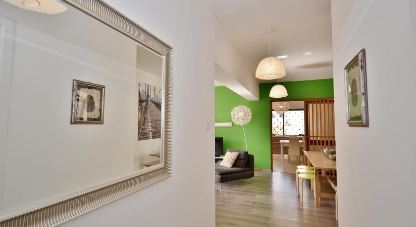 City Living Suites TK1 Rm 2 photo