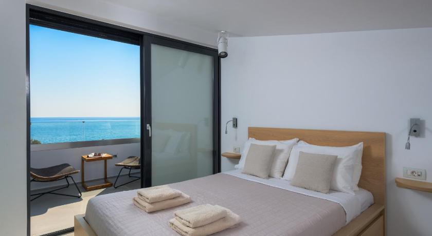 Albatross Beach Front Villas photo