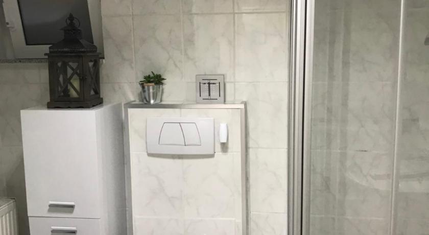 リューデントシャイト Stilvolles Appartement 4つ星 シングルルーム レストラン