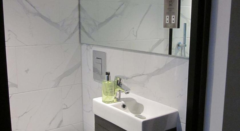 Image of Twin Room 8