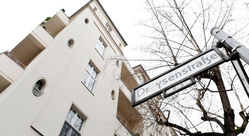 Apartment DROYSEN Kurfurstendamm - Cozy Family & Business Flair welcomes you - Rockchair Apartments photo