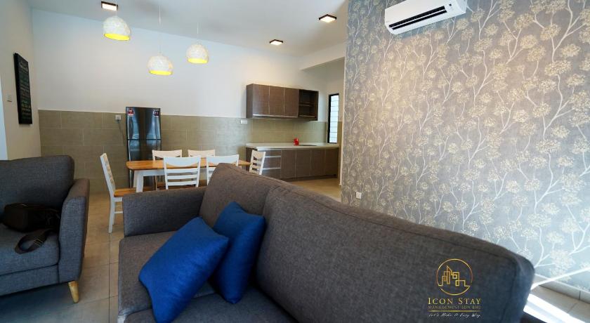 Image of Three-Bedroom Apartment 10