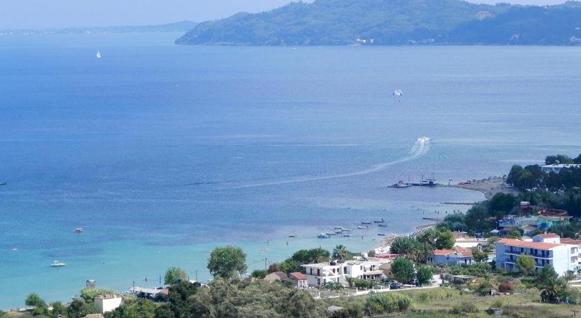 Hotel Cooee Albatros photo
