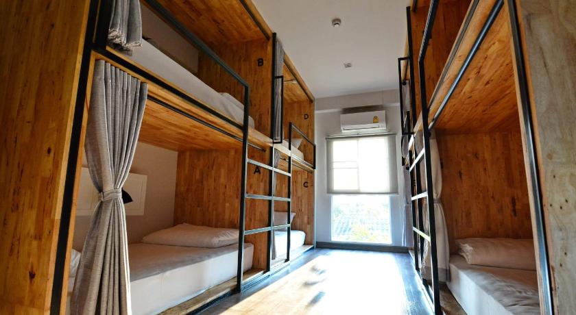 Image of Bed in 8-Bed Mixed Dormitory Room 0