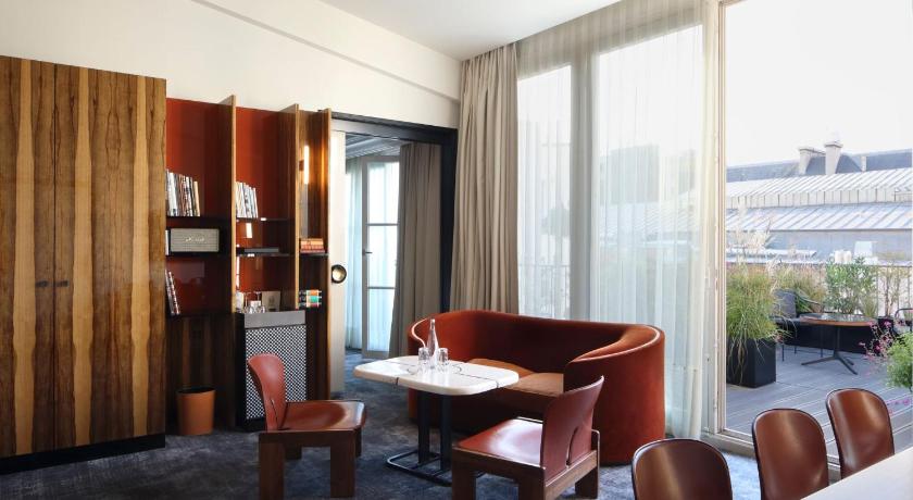 Image of Suite with Terrace 4