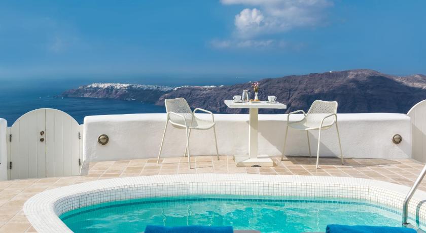 White Santorini Suites & Spa - image 14
