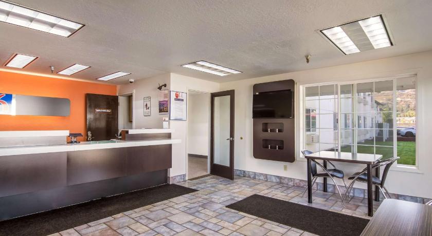 Motel 6-The Dalles, OR photo
