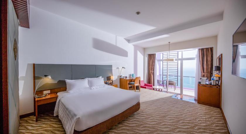 Image of Deluxe King Room 7