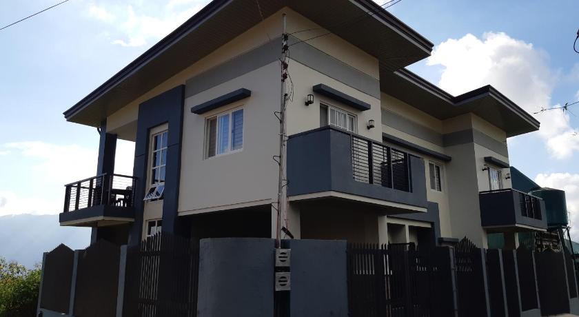 Restful 3BR Hillside Duplex House — Hotel in Baguio
