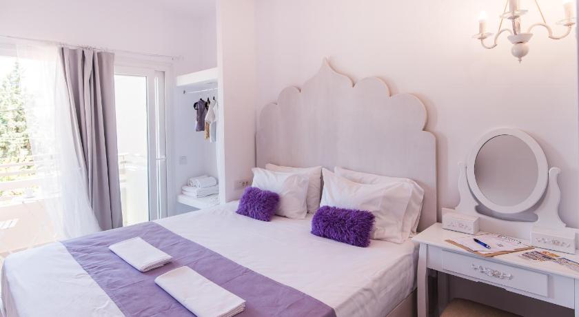 Image of Deluxe Mini Suite With Jacuzzi (up to 2 people) 6