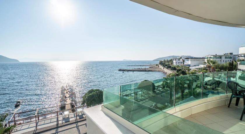 Image of Suite with Sea View 9